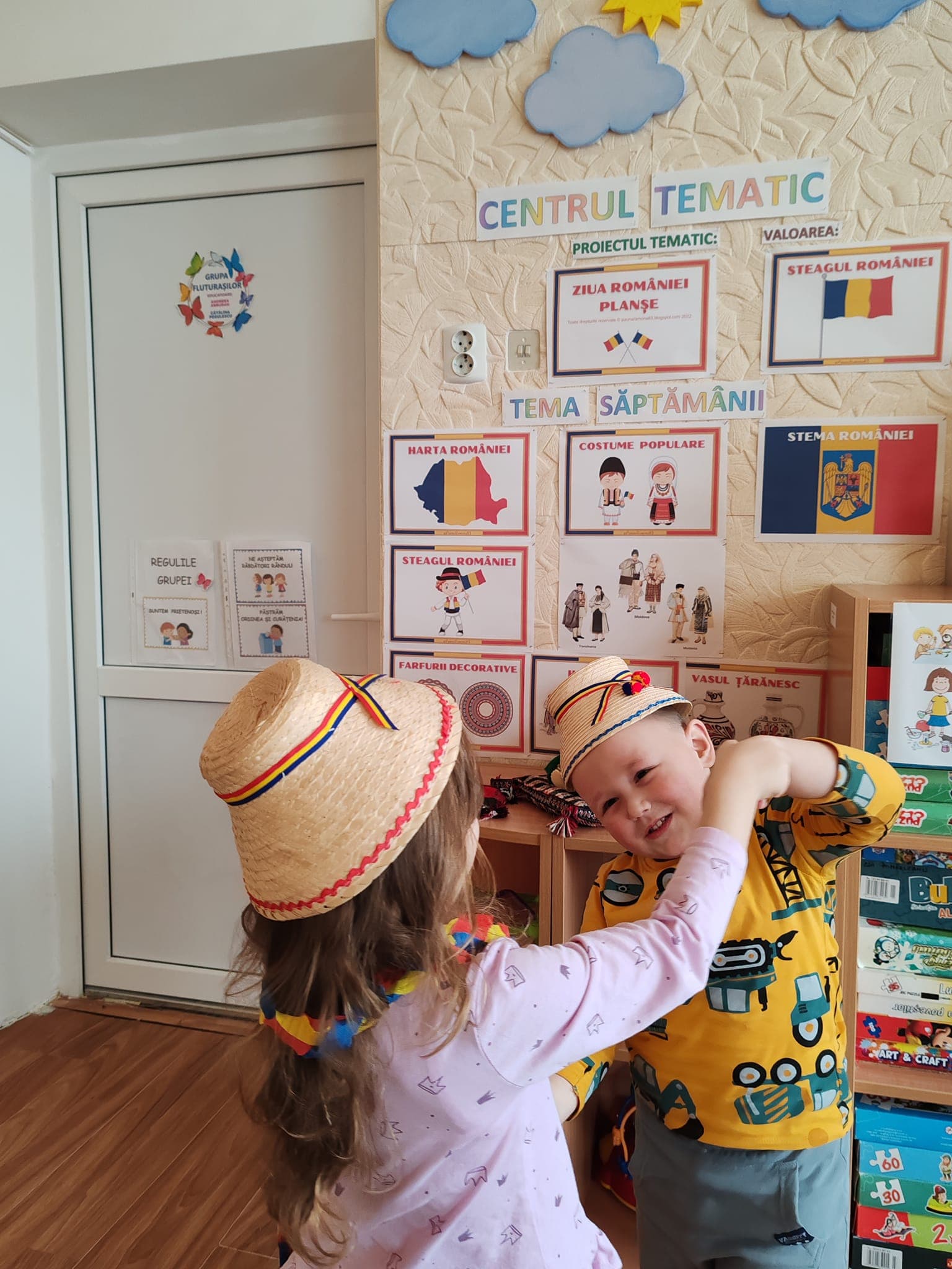 Copii în activitate tematică la Grădinița Piticot Dej